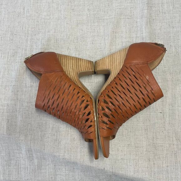 Franco Sarto A-Salito Heels Tan Leather Cut Outs Peep Toe Women's Size 6 - Picture 9 of 12